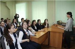 В предверии празднования Дня государственных символов Чувашской Республики в госархиве прошли тематические уроки 