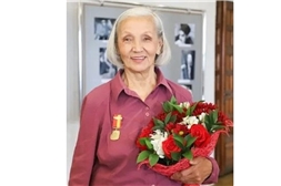 Архивисты поздравляют Нину Михайловну Яковлеву с днем рождения!